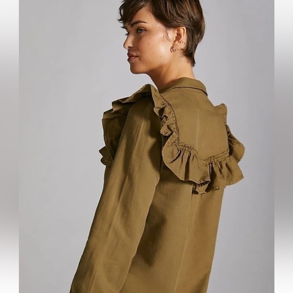 Anthropologie Pilcro Ruffled Chambray Buttondown Medium - Picture 4 of 10